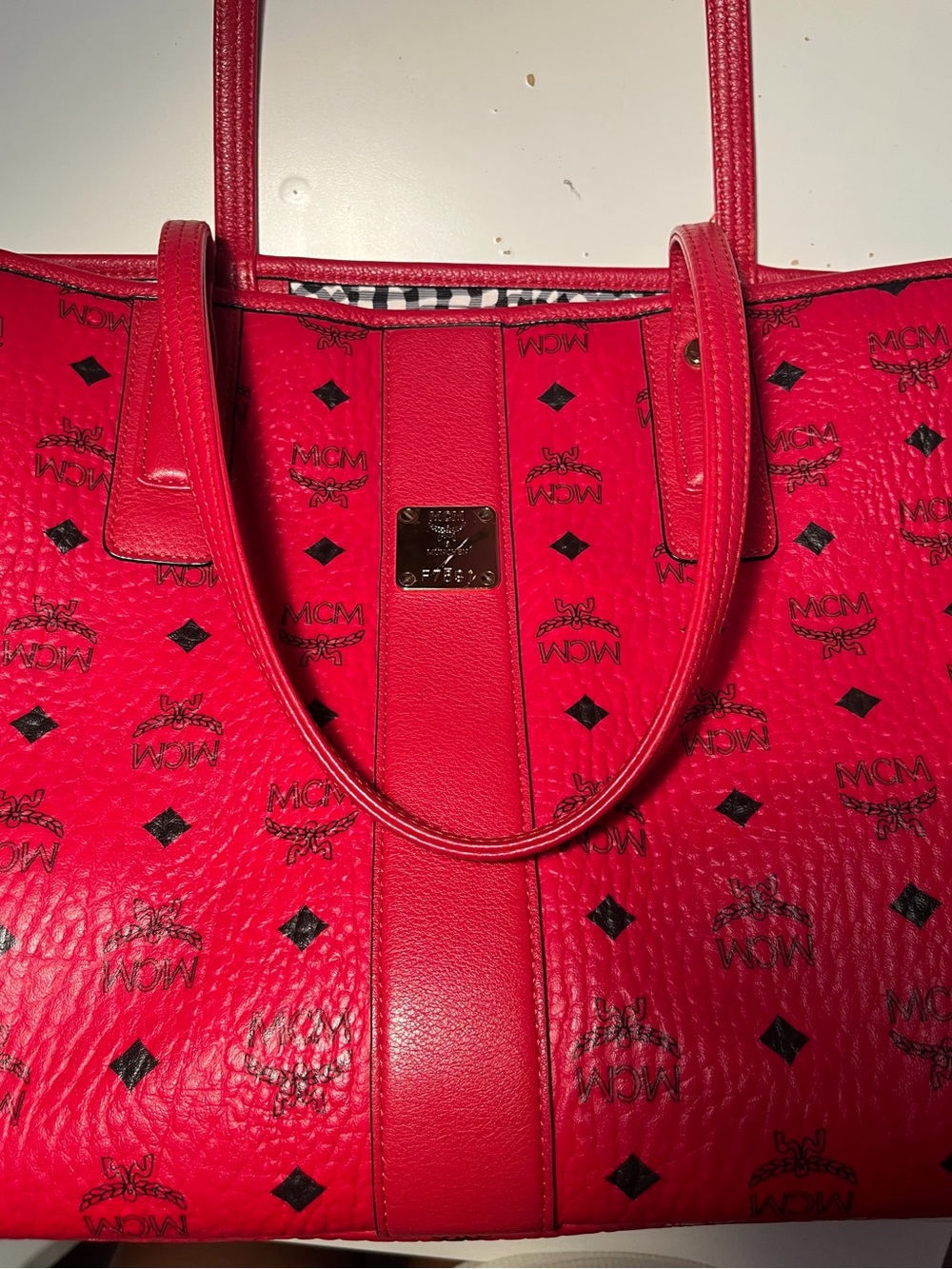 Red MCM Ruby Medium Reversible - Picture 4 of 8
